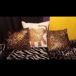 Sequin pillows take them out my hands please